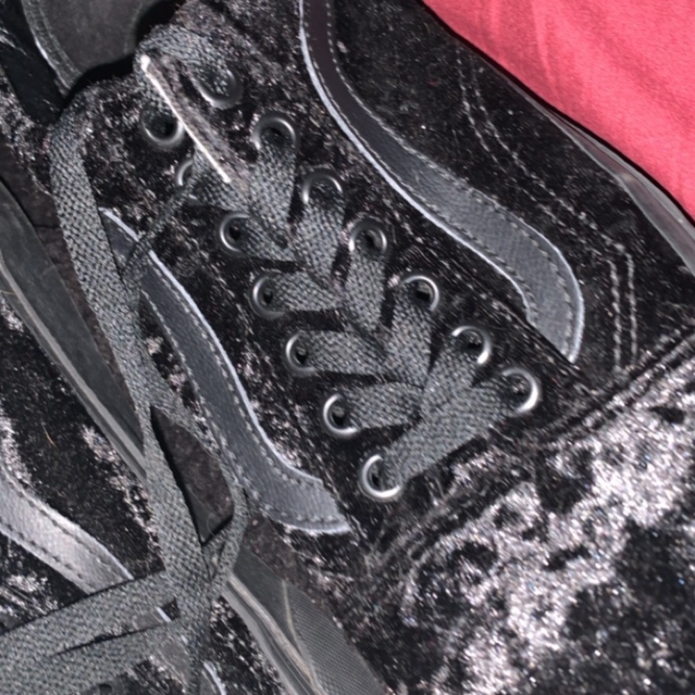 Velvet fuzzy Black out old skool vans